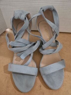 Allegra K Womens Size 8 Lace Up Heels Good Used Condition.  ( Bin 21)